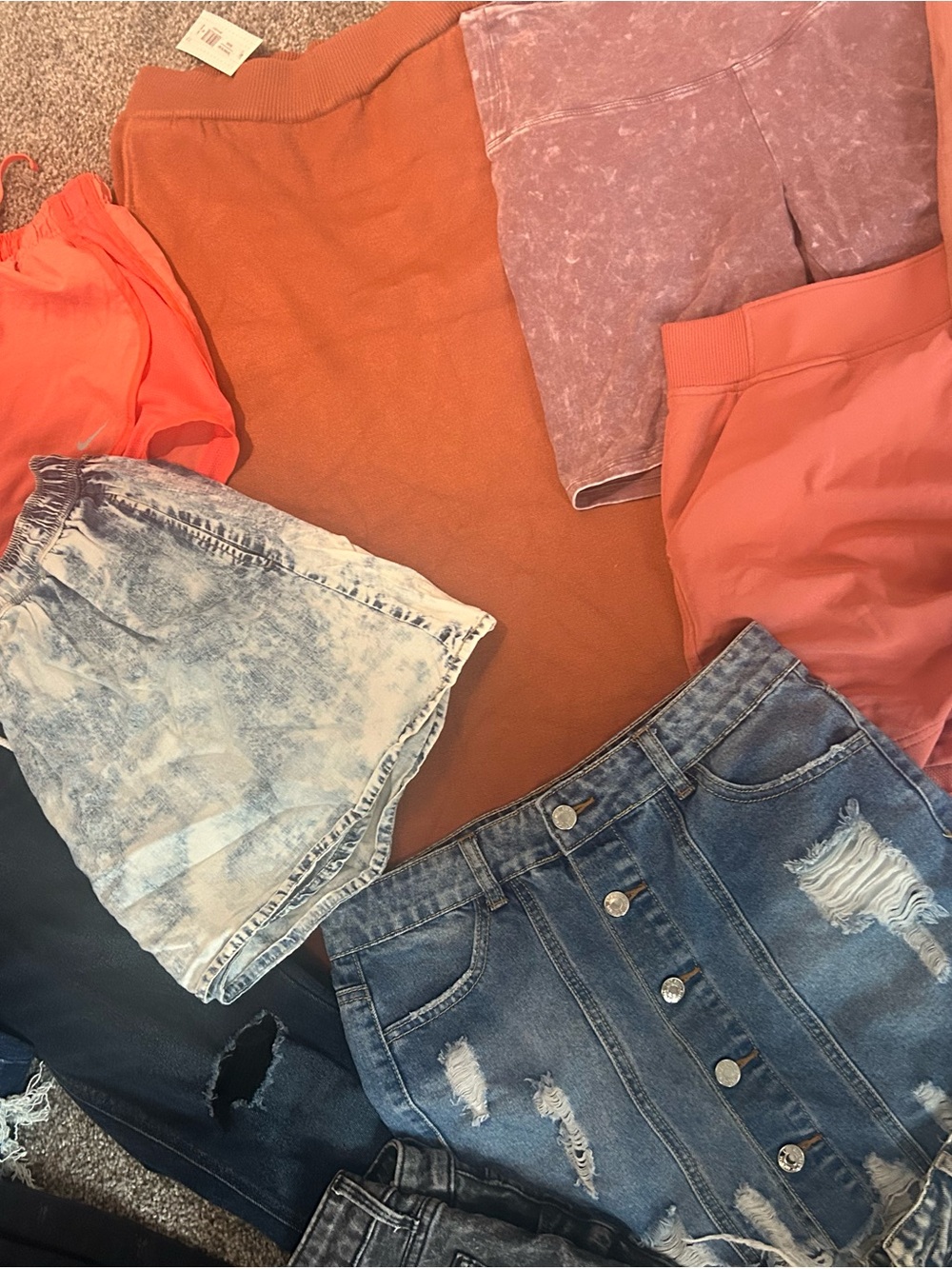Mixed Women's Clothing Lot - Multi Color shorts, skirts, pants and jeans - Picture 7 of 7